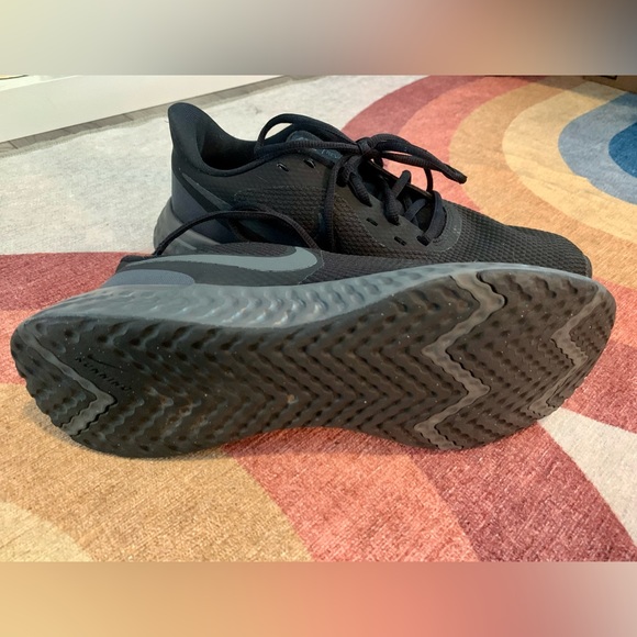 Men’s Nike Revolution 5 running shoes, anthracite, size 7.5 - Picture 2 of 3